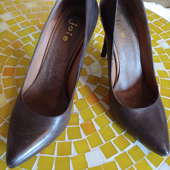 Jolie Italian Leather High Heel Pumps - Picture 2 of 3